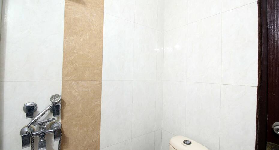 Hotel Twenty Twenty International, New Delhi 4